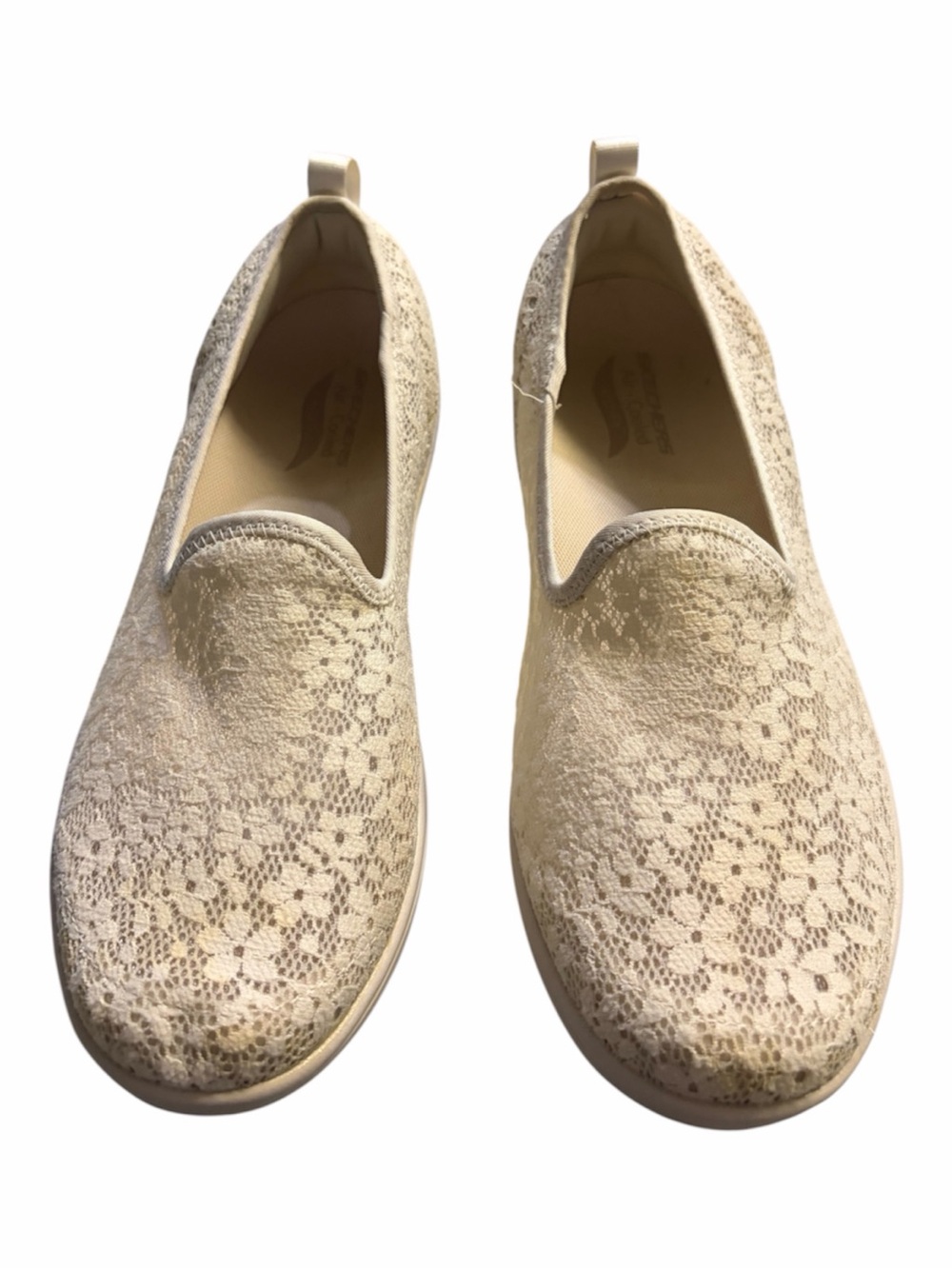 Women’s sketchers Cream Lace Slip-On Sneakers size (7)